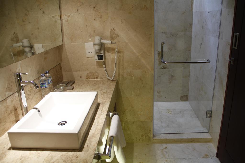 Kuta Angel Hotel - Luxurious Living Ngoại thất bức ảnh